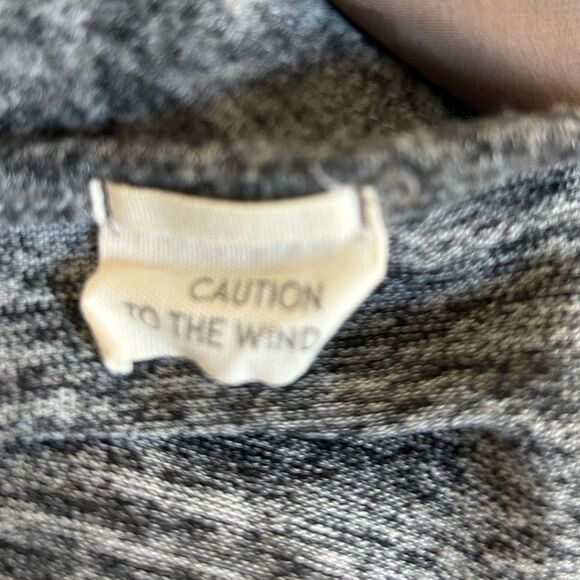 Anthropologie Caution To The Wind Grey Bell Sleeves knotted at Waist Size Small - Picture 7 of 7